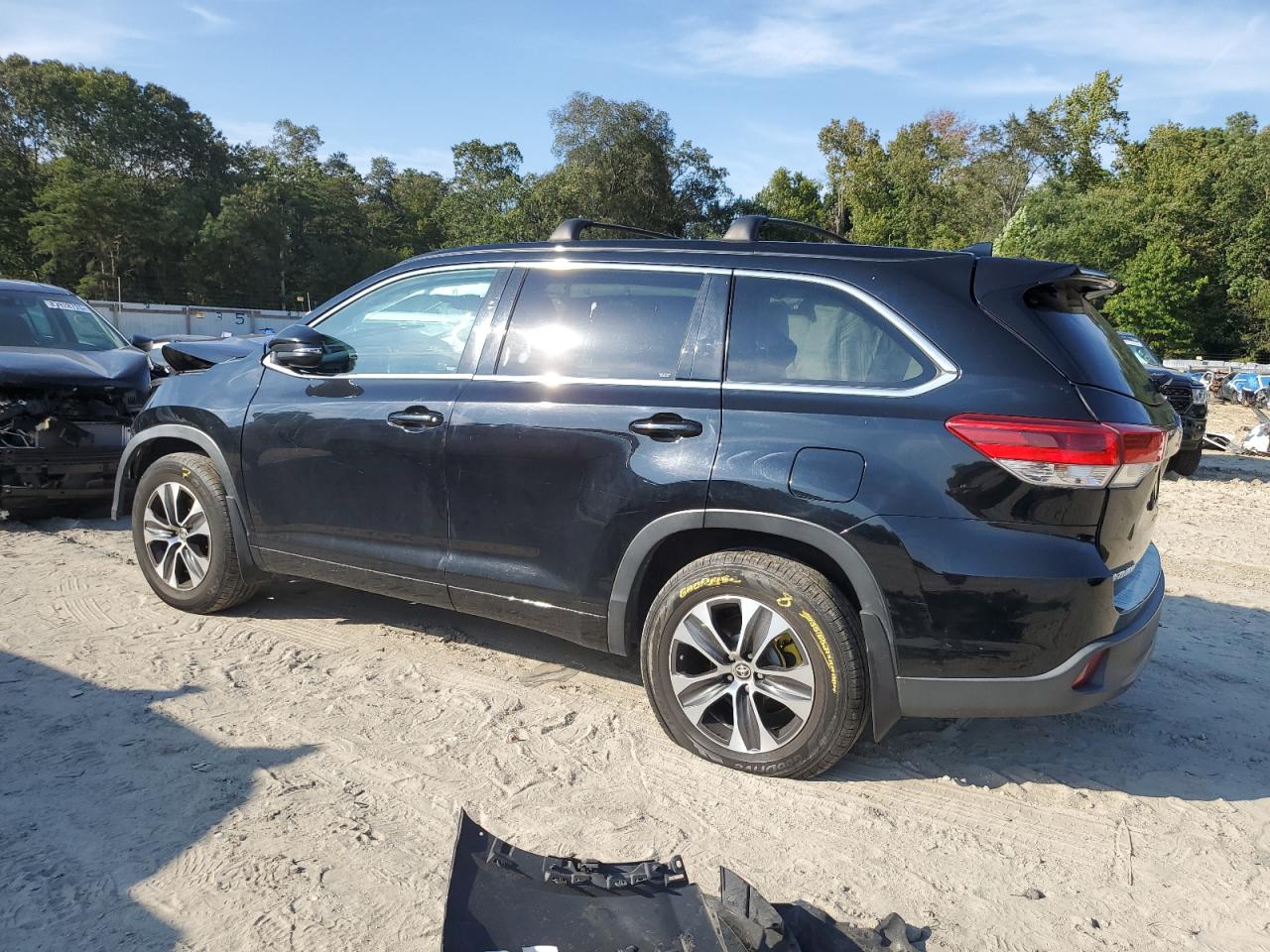 TOYOTA HIGHLANDER SE