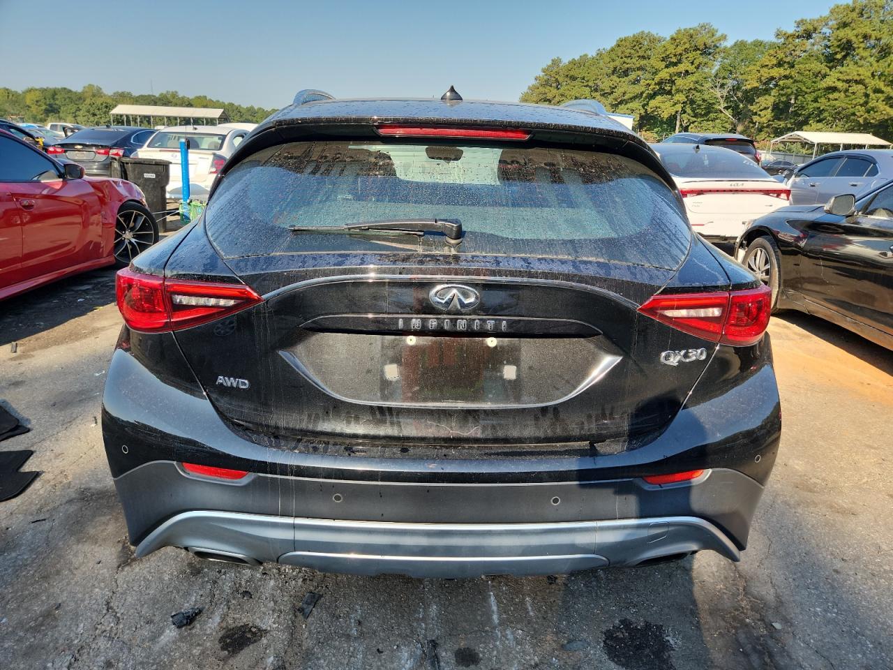 INFINITI QX30 BASE