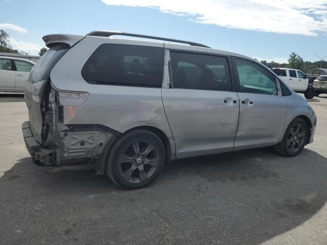 2016 TOYOTA SIENNA SE 5TDXK3DC2GS750246