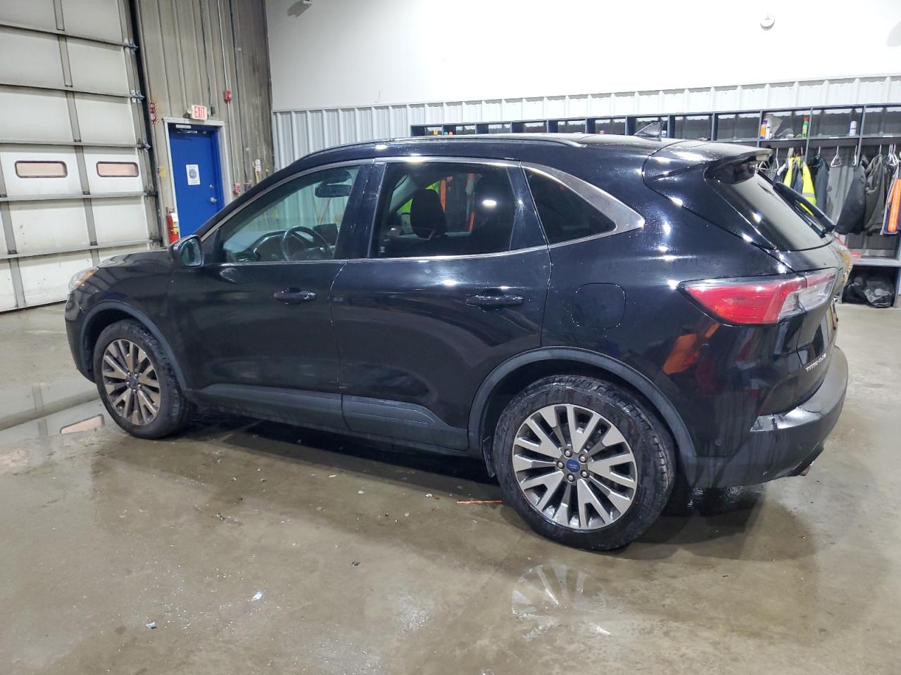 FORD ESCAPE TITANIUM