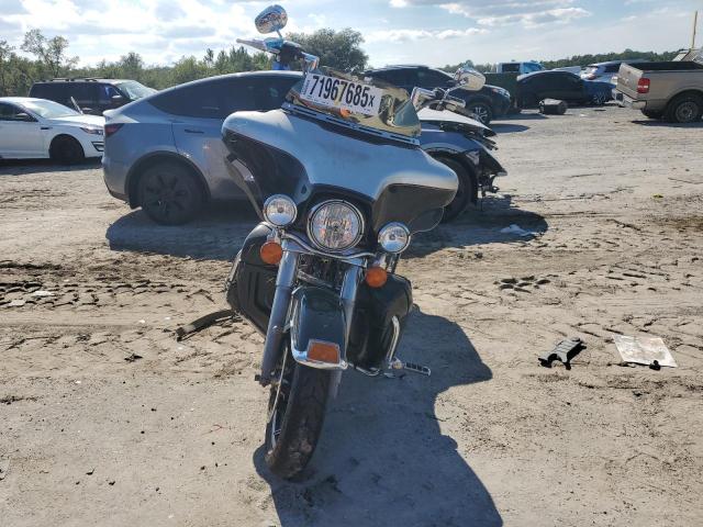 2010 HARLEY-DAVIDSON FLHTCU 1HD1FC416AB610402