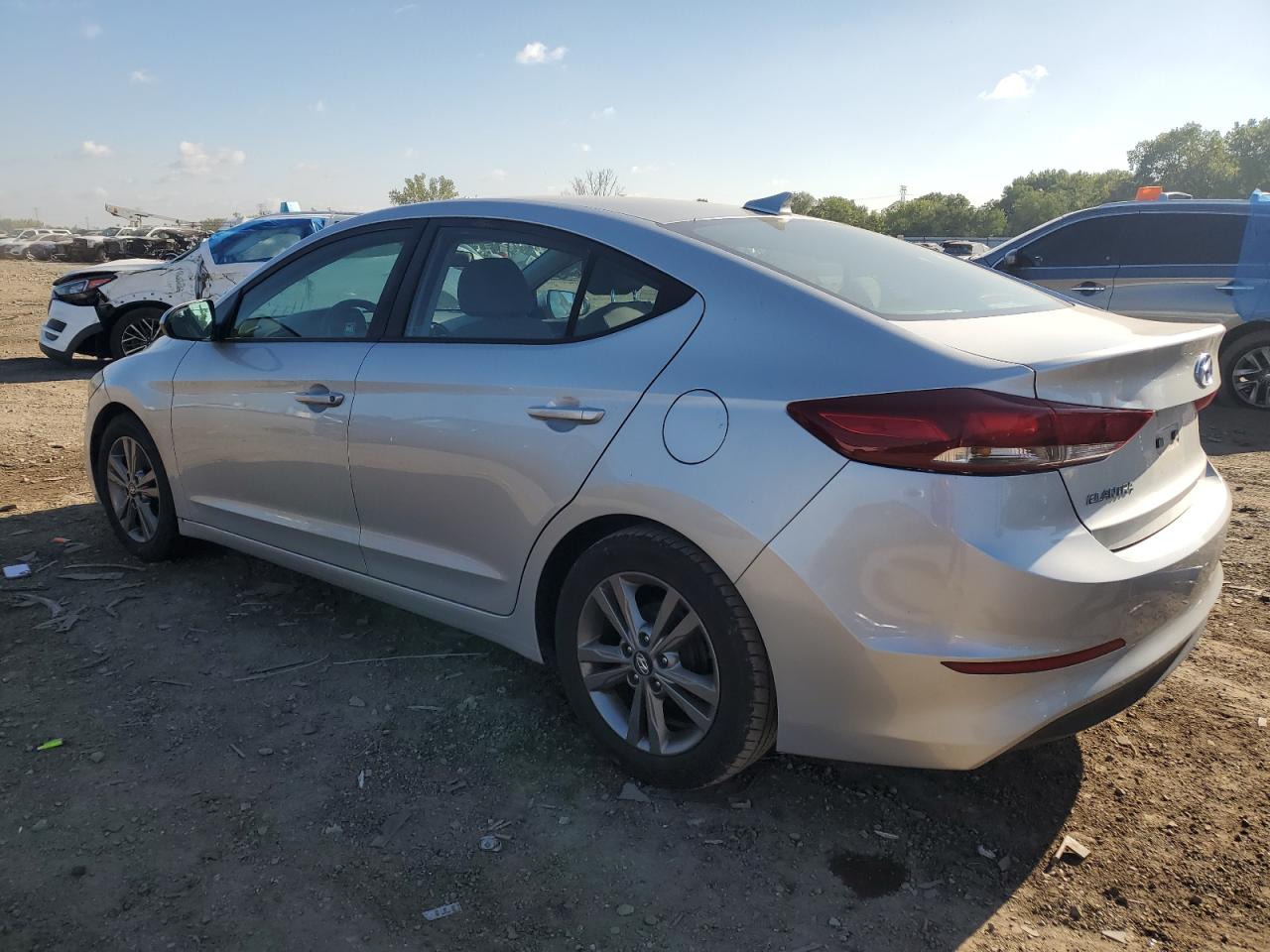 HYUNDAI ELANTRA SE