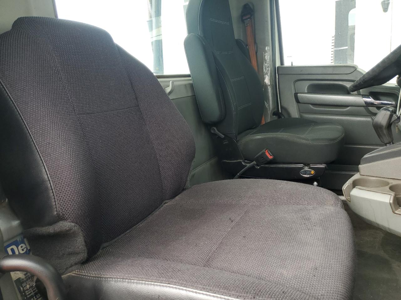 Lot #3246184089 2017 KENWORTH T680