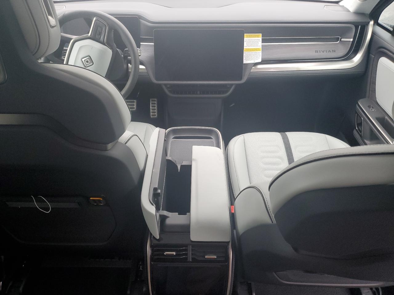 RIVIAN R1S ADVENTURE