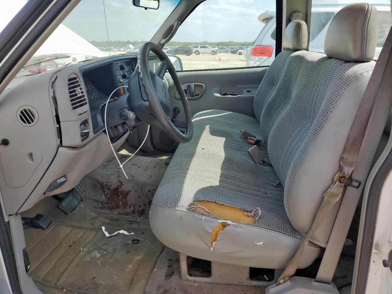 Lot #3318078374 1998 GMC SIERRA C1500