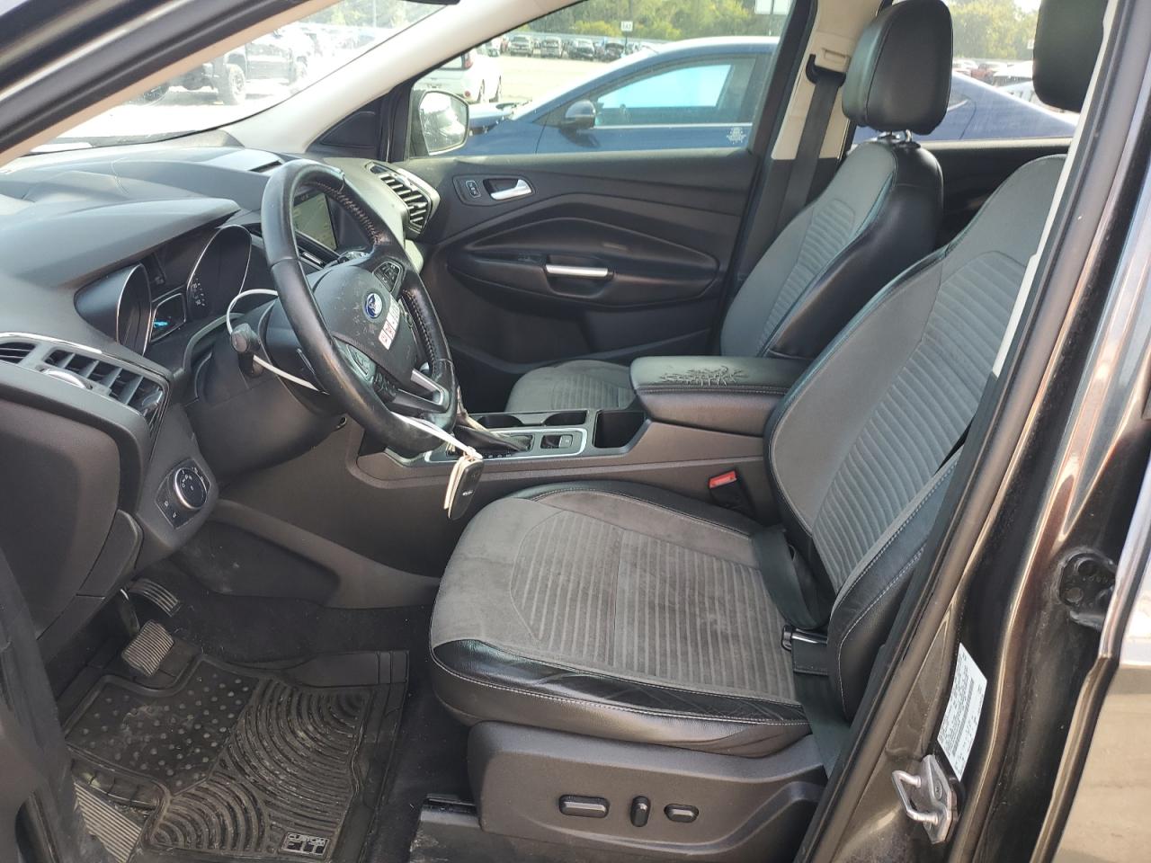 FORD ESCAPE TITANIUM