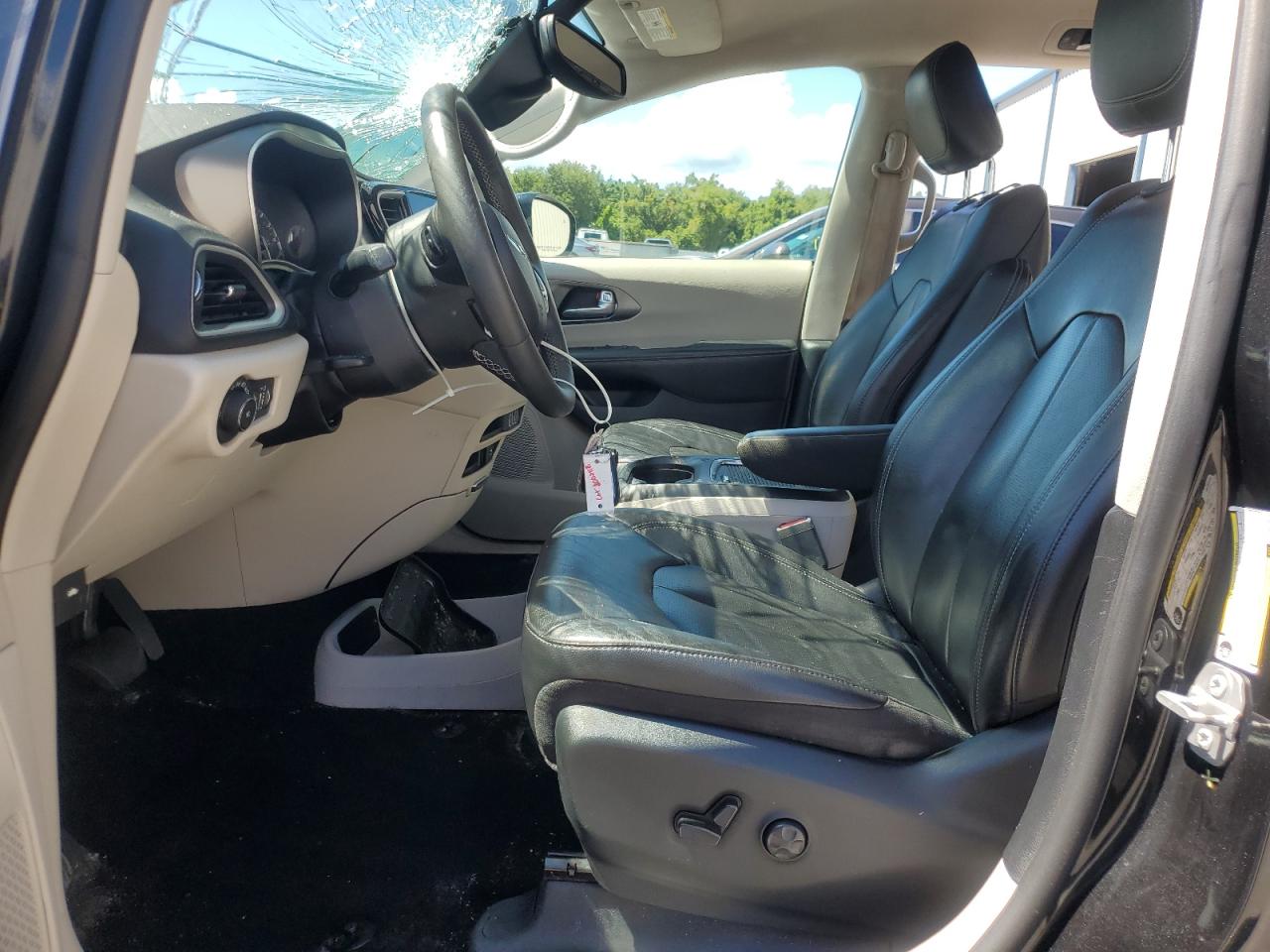 CHRYSLER PACIFICA TOURING L