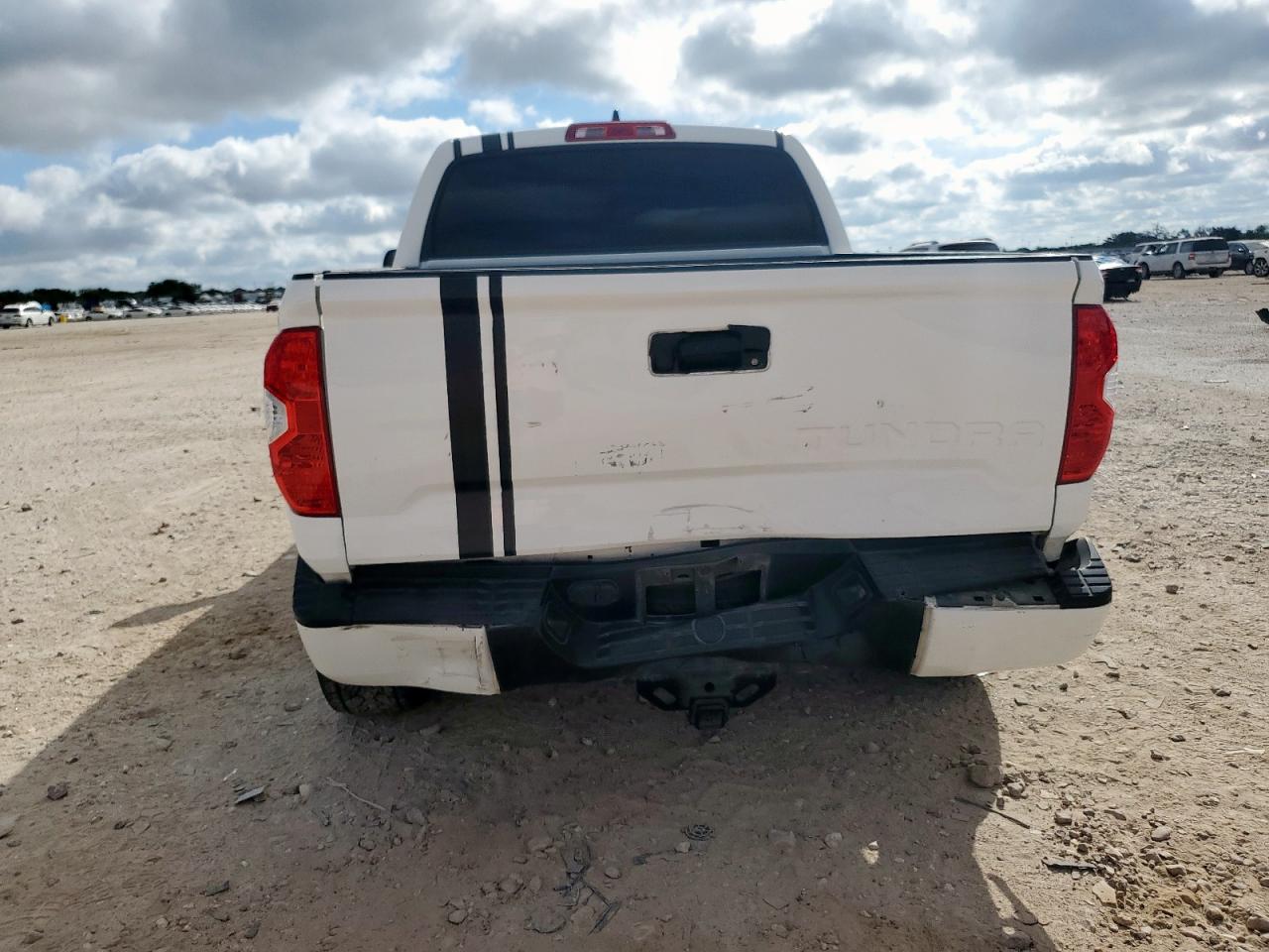 TOYOTA TUNDRA CREWMAX SR5