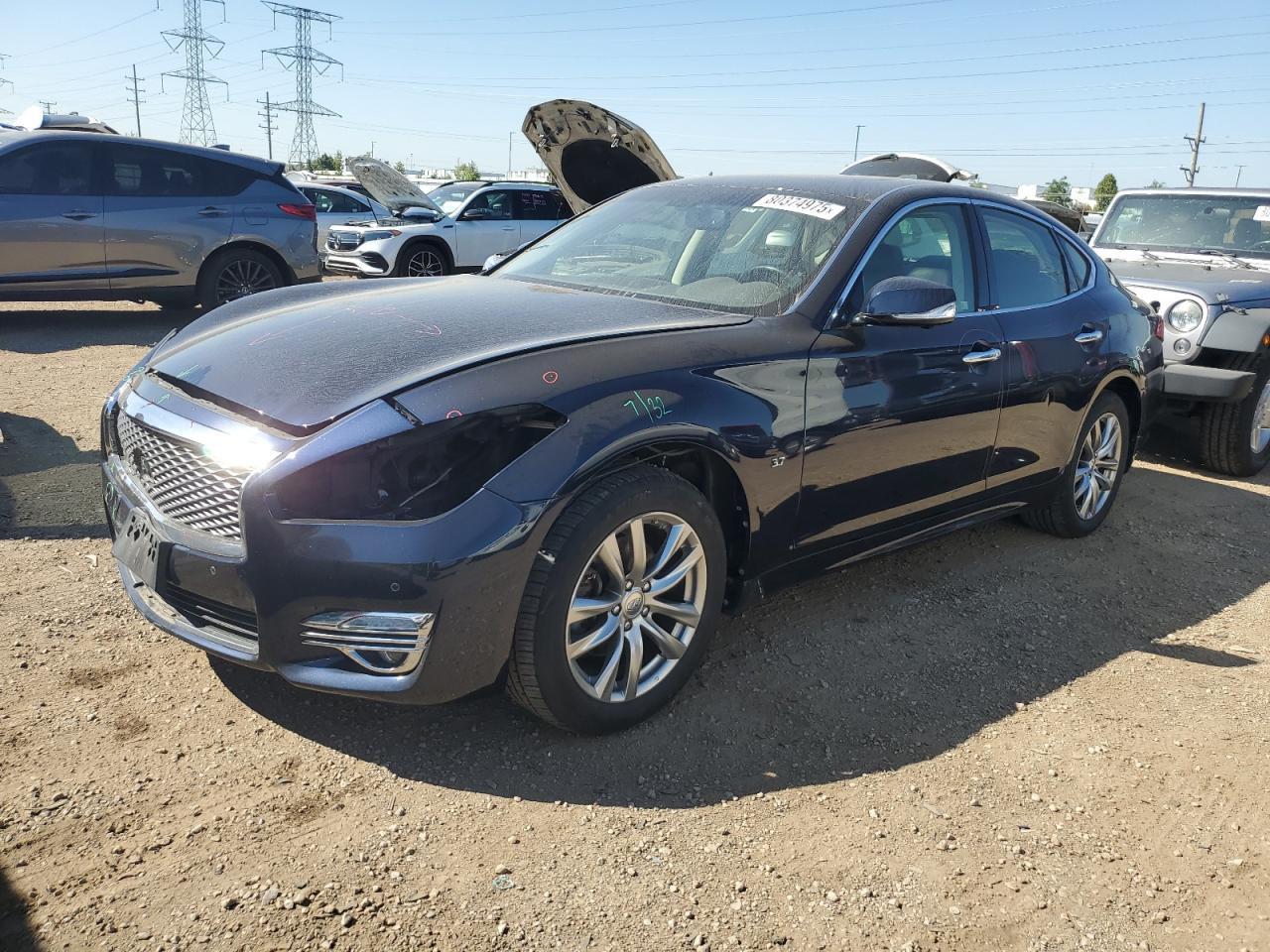 INFINITI Q70 3.7