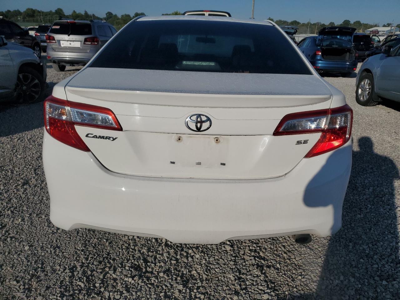 TOYOTA CAMRY BASE