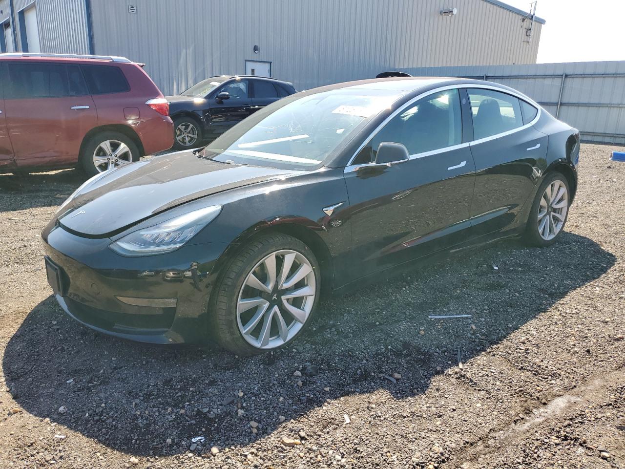 TESLA MODEL 3