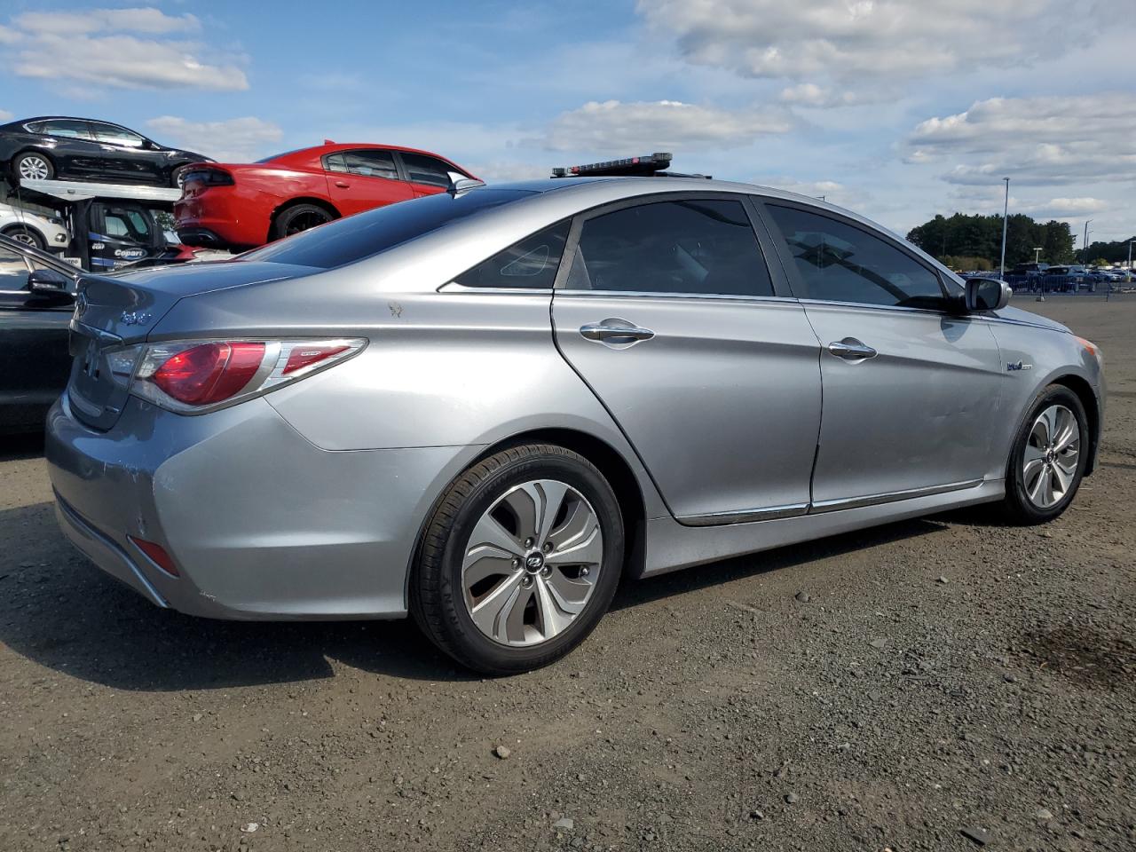HYUNDAI SONATA HYBRID