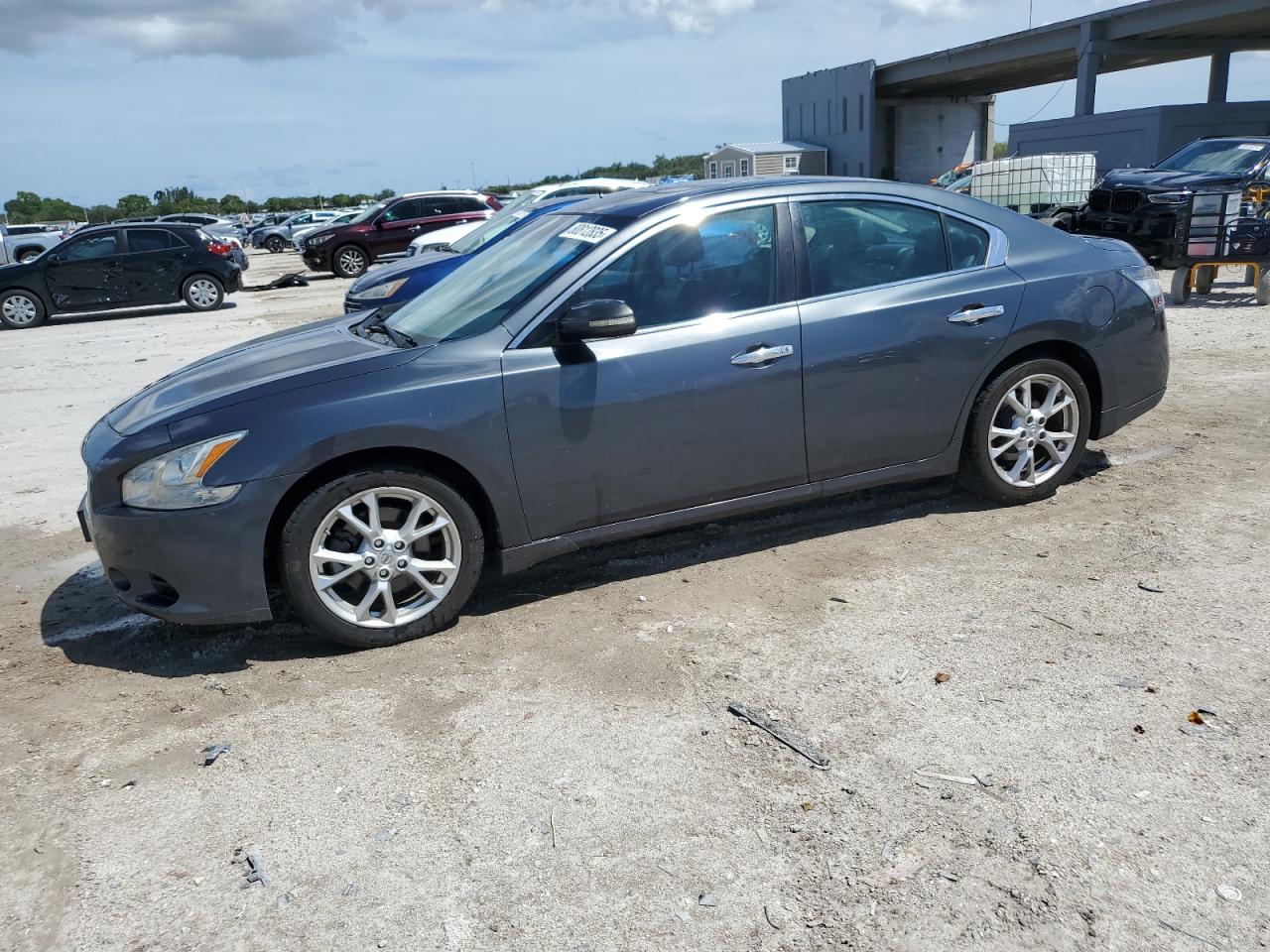 NISSAN MAXIMA S