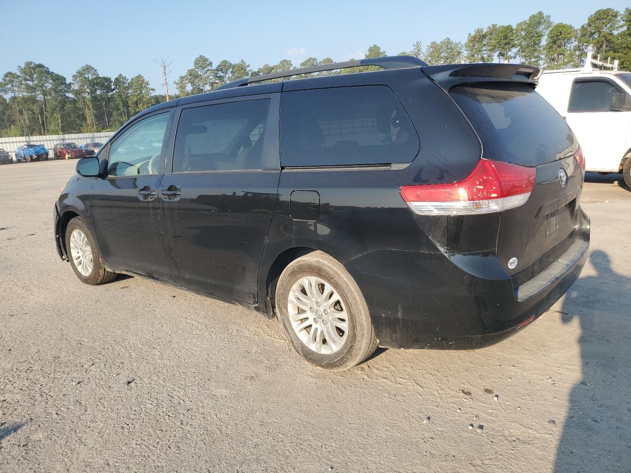 TOYOTA SIENNA XLE