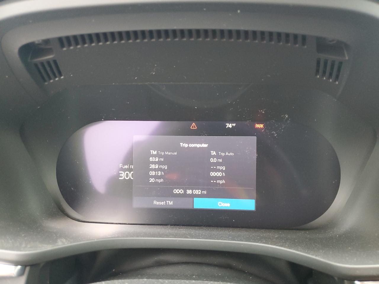 VOLVO XC60 B5 MOMENTUM