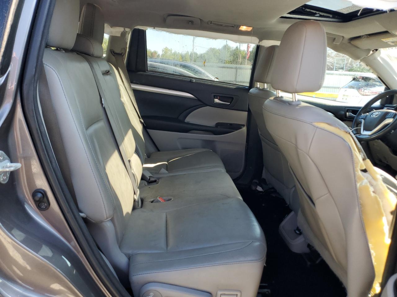 TOYOTA HIGHLANDER XLE