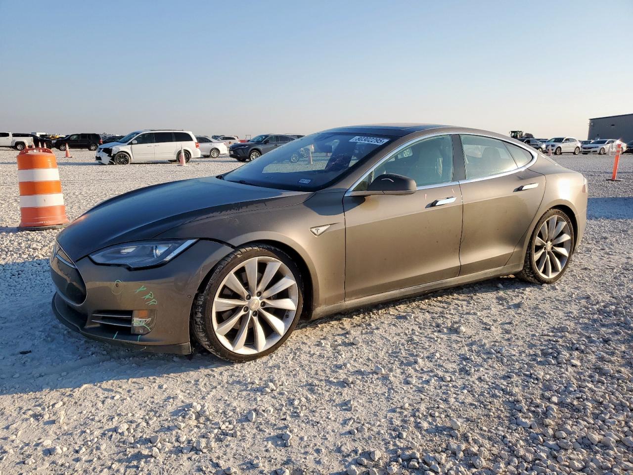 TESLA MODEL S