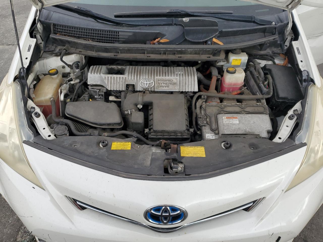 TOYOTA PRIUS V