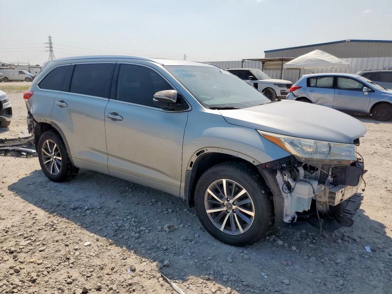 2018 TOYOTA HIGHLANDER SE 5TDJZRFH2JS498308