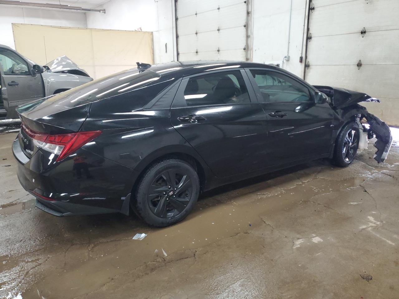 HYUNDAI ELANTRA BLUE