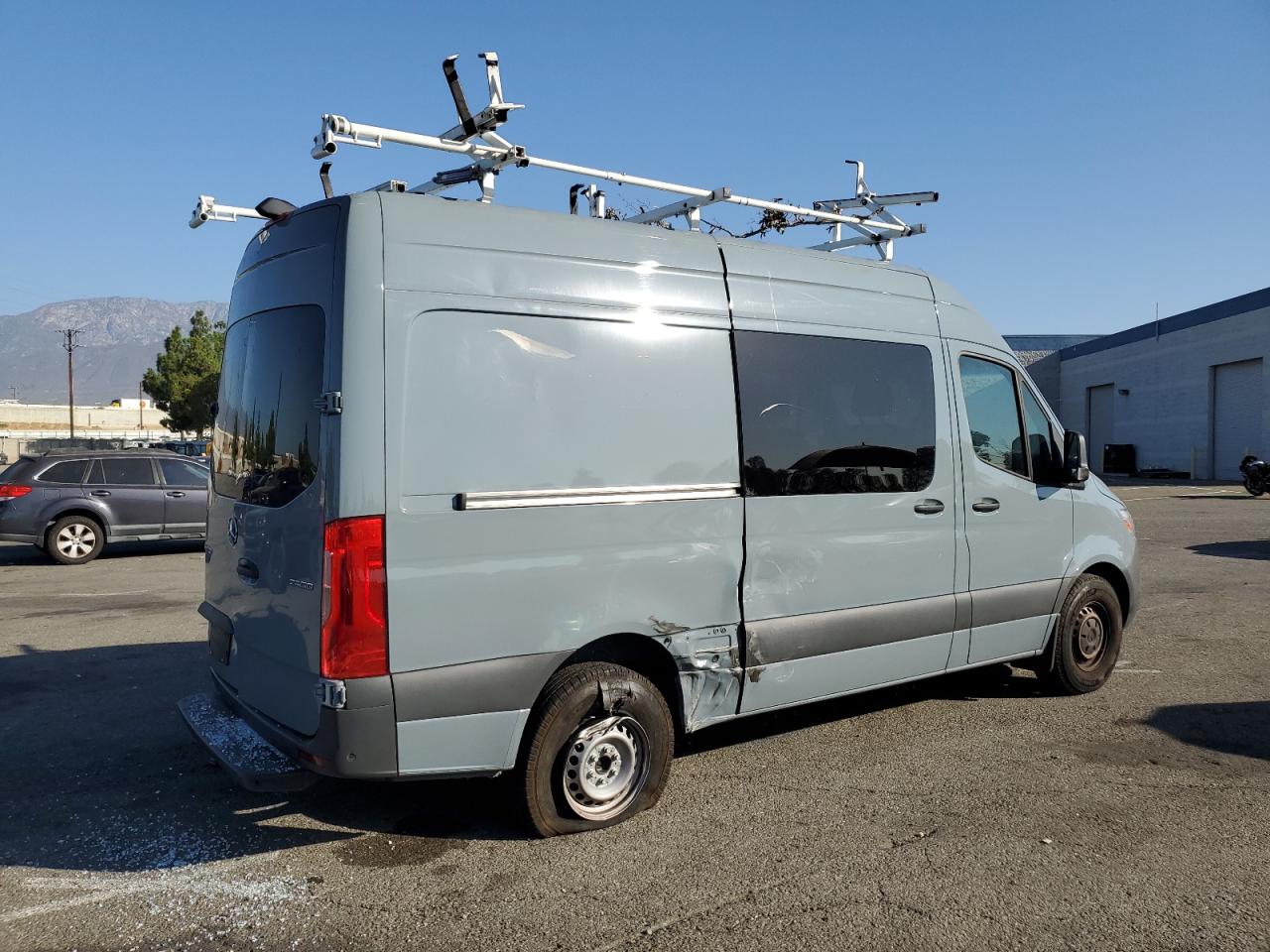 MERCEDES-BENZ SPRINTER 2500