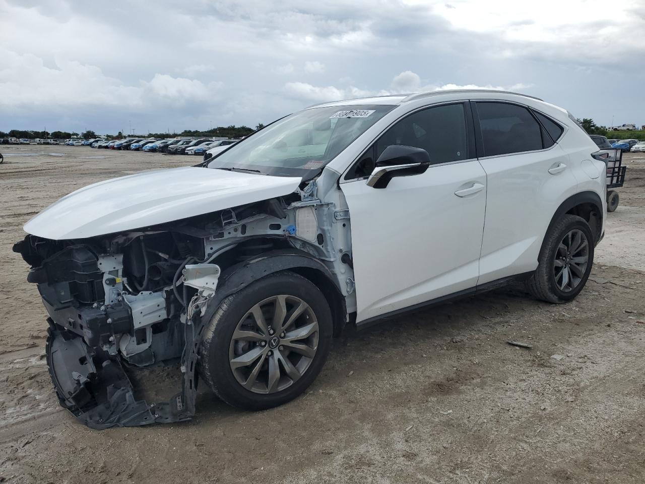 LEXUS NX 200T BASE