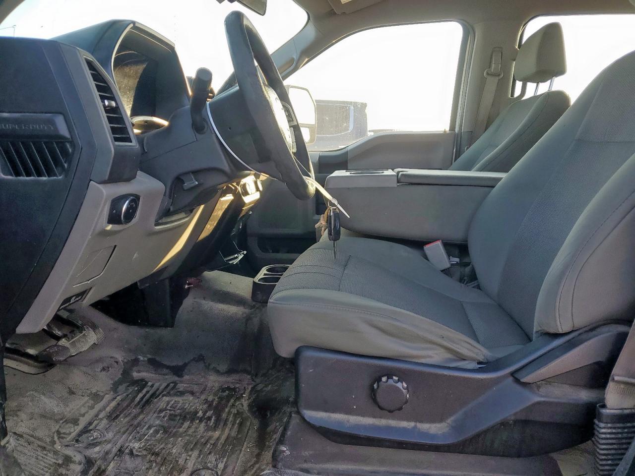 FORD F-350 SUPER DUTY