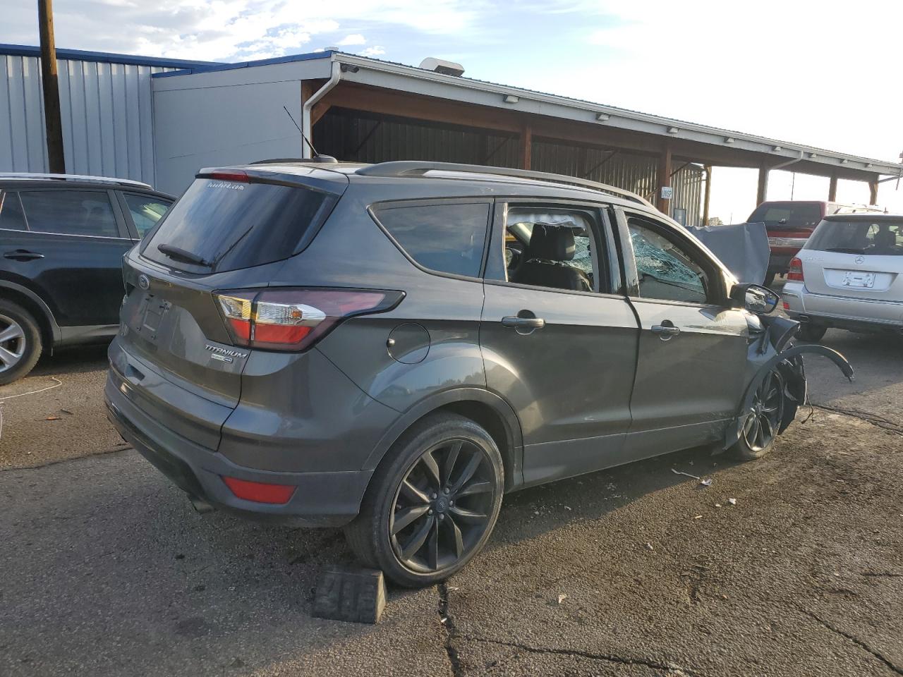 FORD ESCAPE TITANIUM