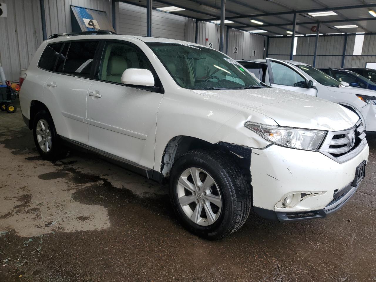 TOYOTA HIGHLANDER BASE