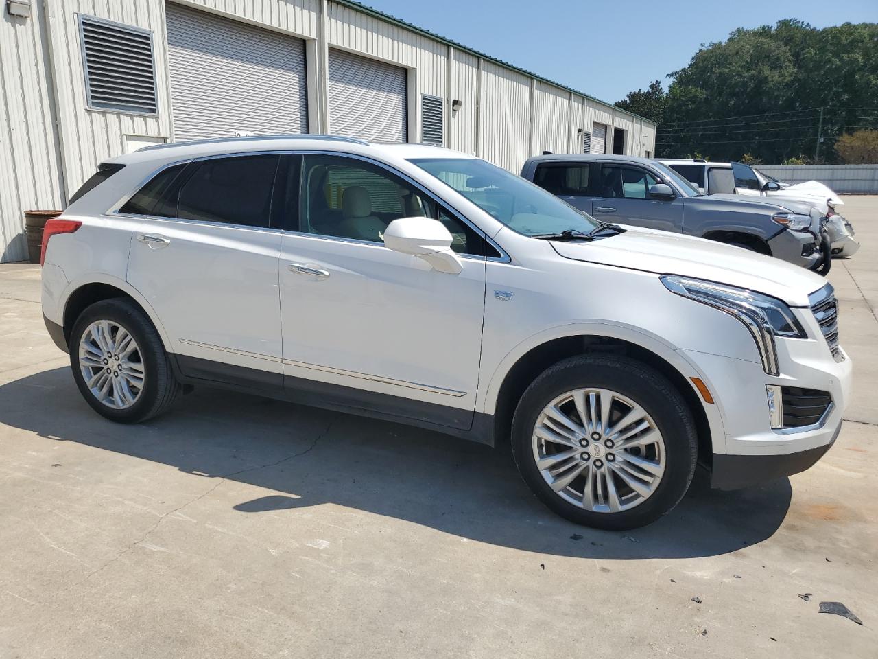 CADILLAC XT5 PREMIUM LUXURY