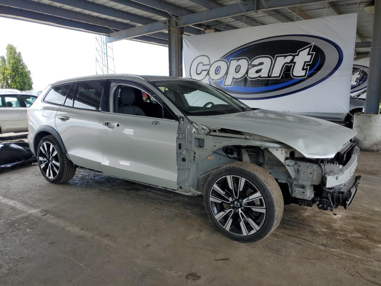 VOLVO V60 T5 MOMENTUM