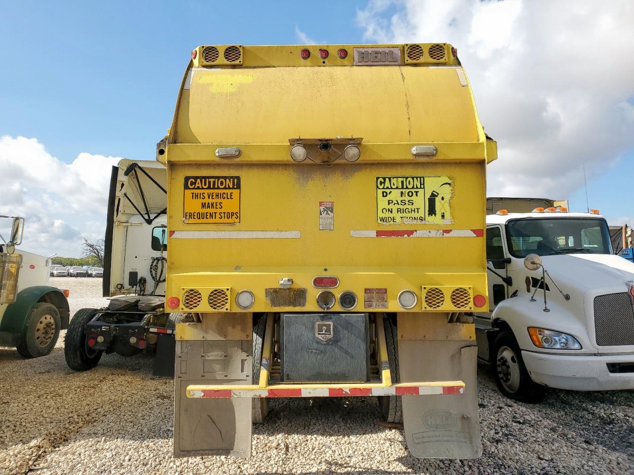 Lot #3246804828 2016 MACK 600 LEU600