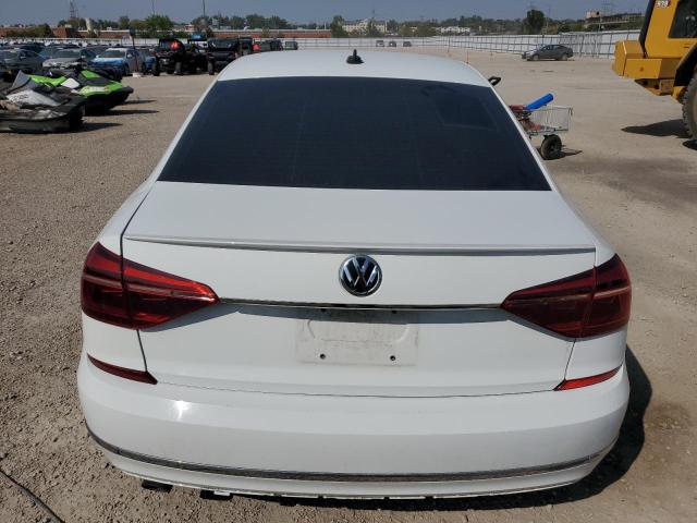 2017 VOLKSWAGEN PASSAT R-L - 1VWDT7A38HC028761