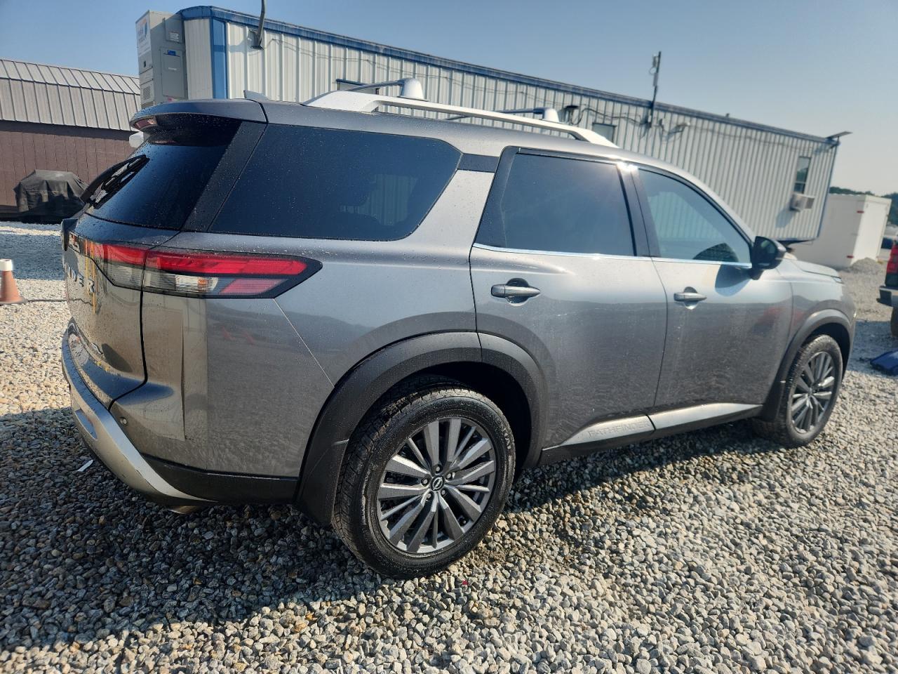 NISSAN PATHFINDER SL