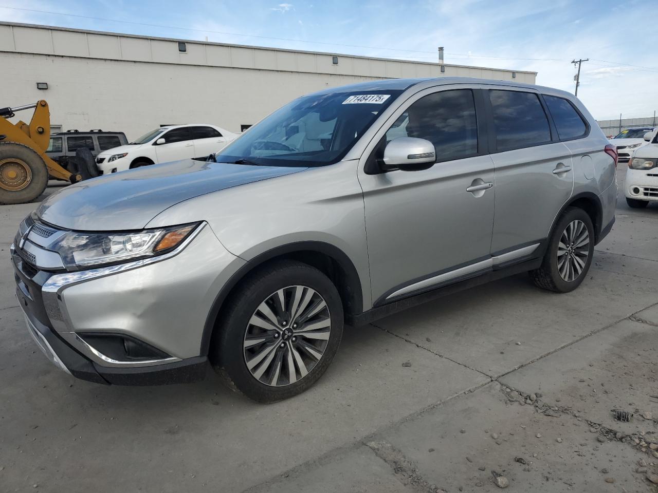 MITSUBISHI OUTLANDER SE
