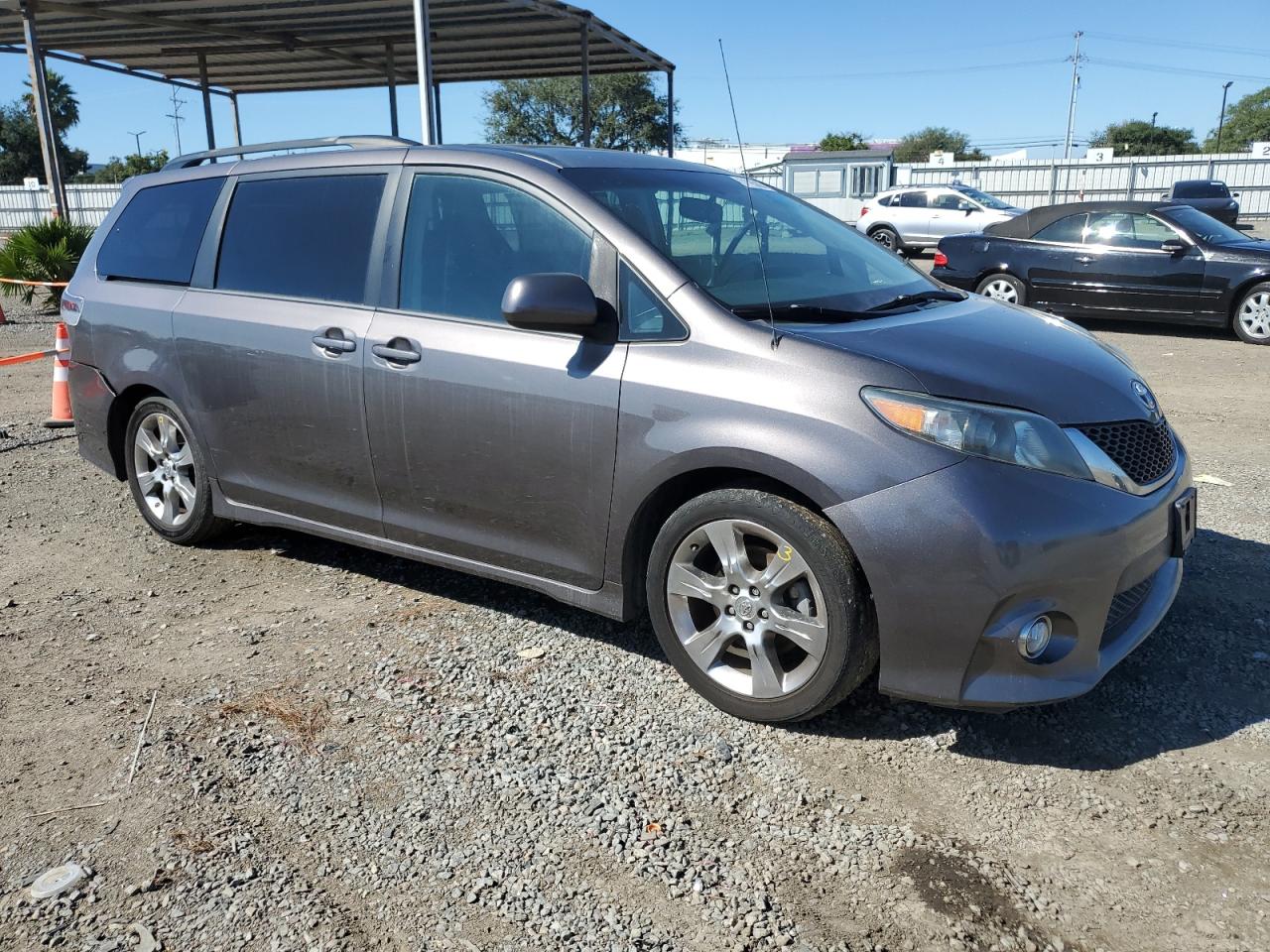 TOYOTA SIENNA SPORT