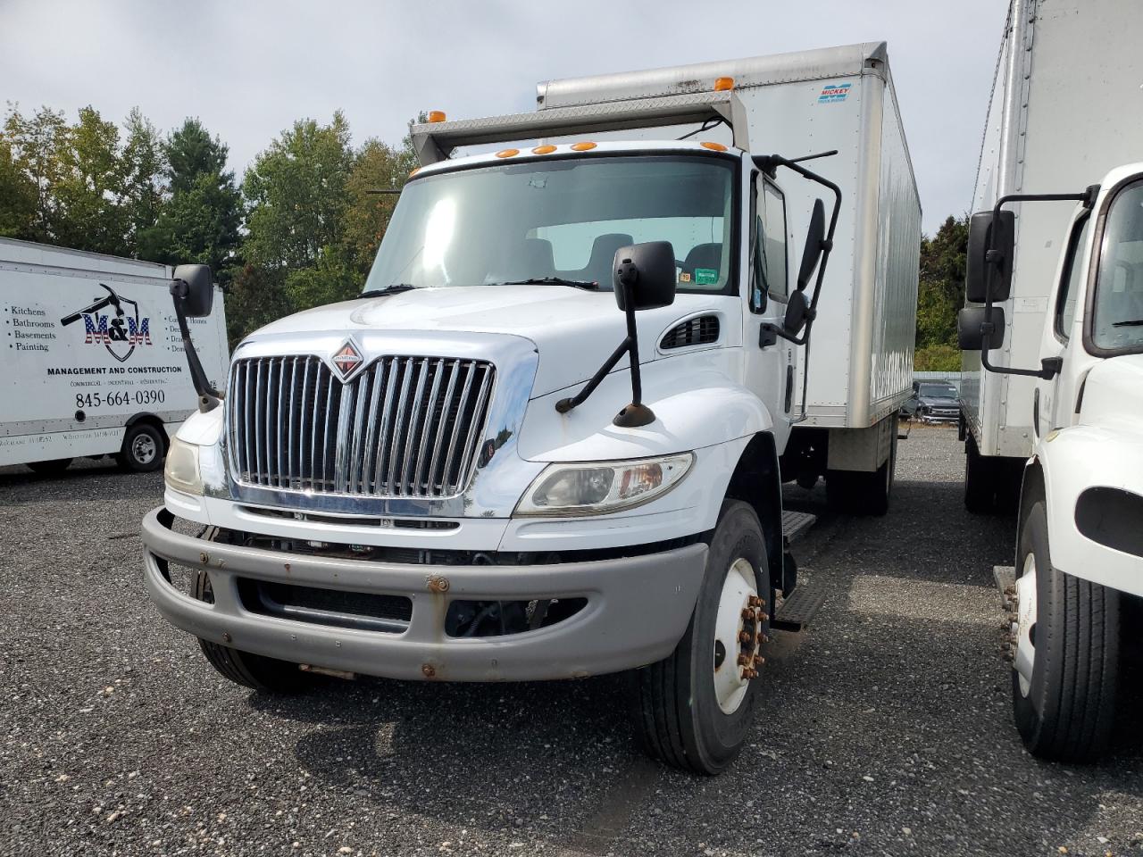 Lot #3257101356 2010 INTERNATIONAL 4000 4300