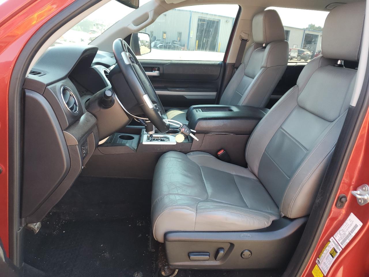 TOYOTA TUNDRA CREWMAX SR5