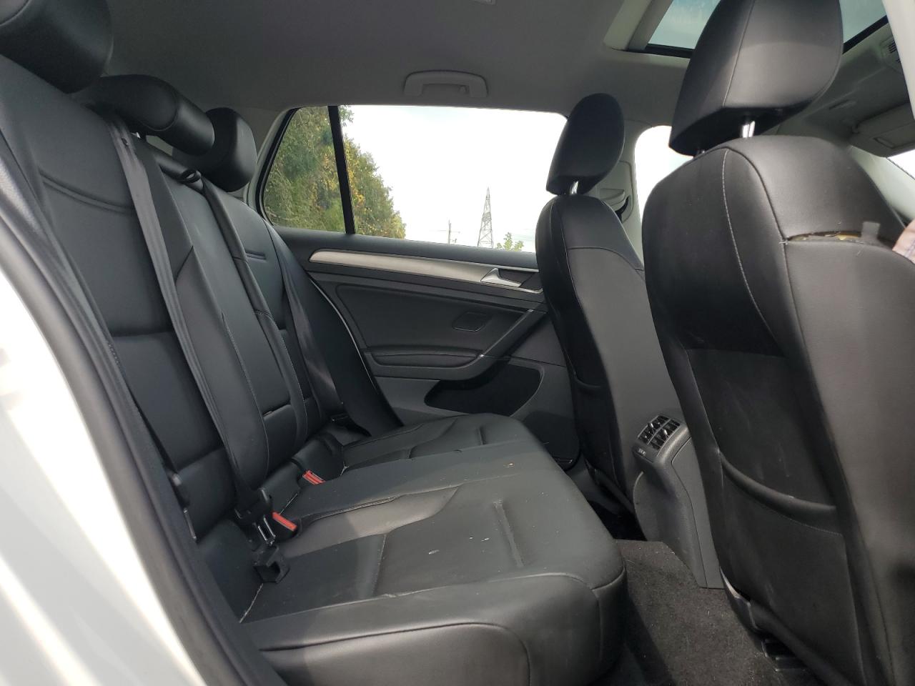 VOLKSWAGEN GOLF S/SE