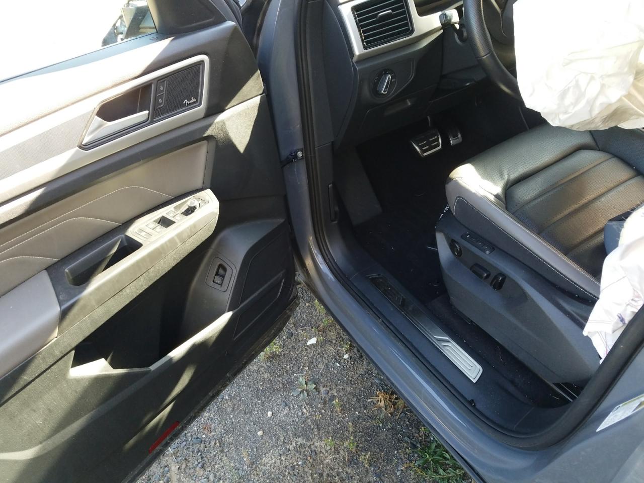 VOLKSWAGEN ATLAS CROSS SPORT SEL PREMIUM R-LINE