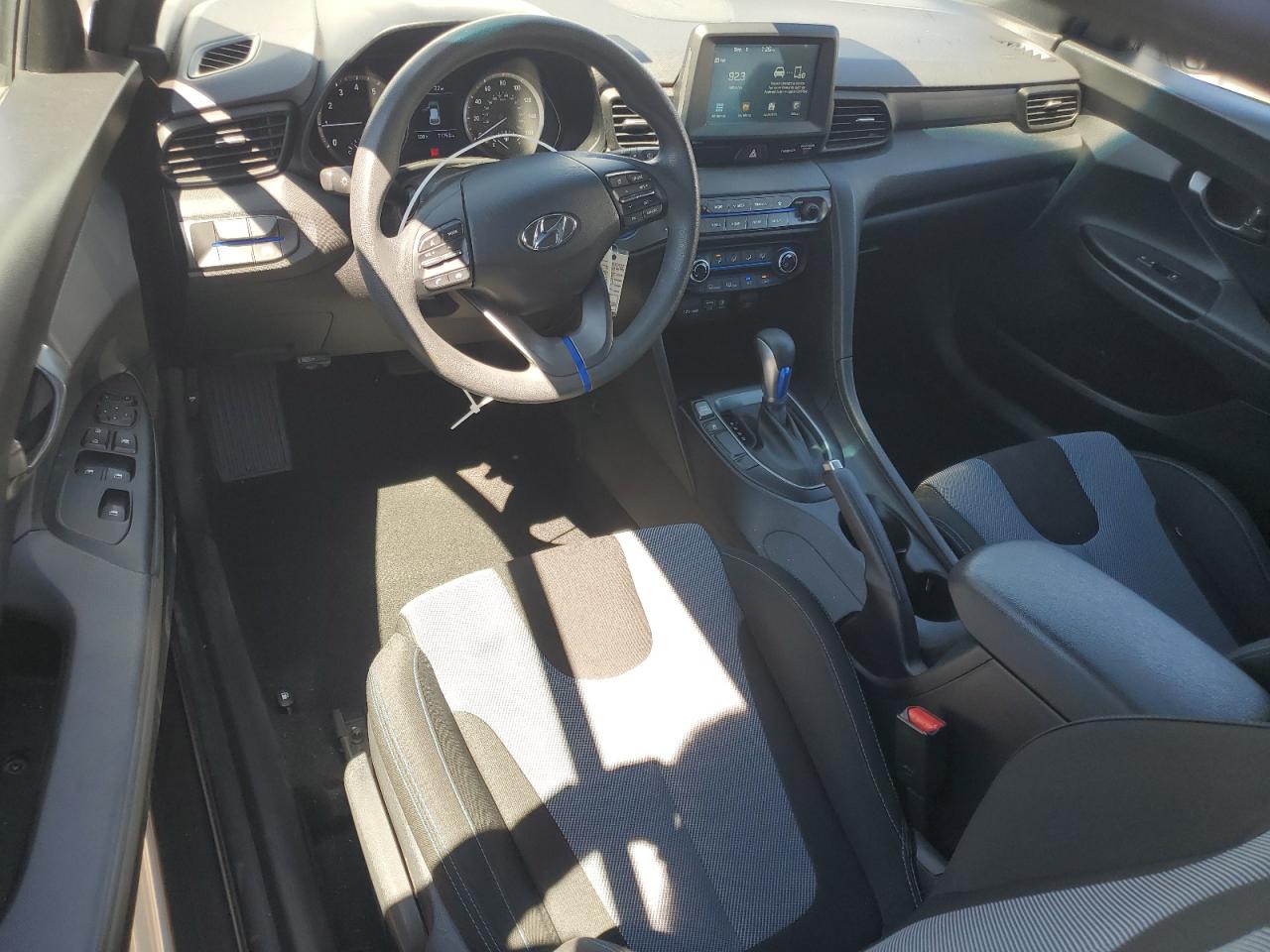 HYUNDAI VELOSTER BASE