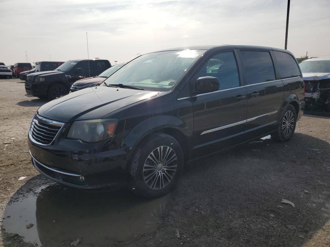 CHRYSLER TOWN & COUNTRY S