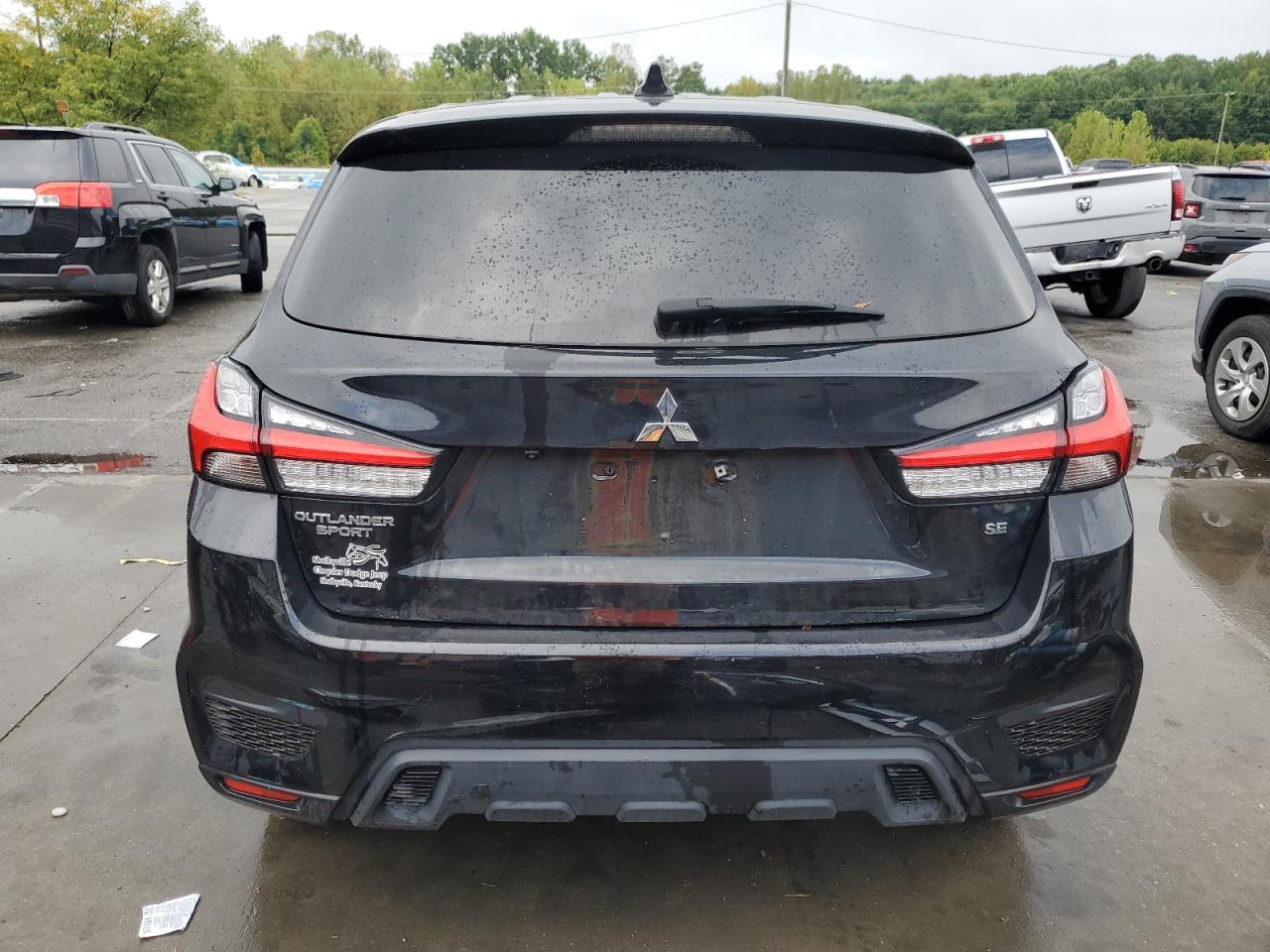 MITSUBISHI OUTLANDER SE