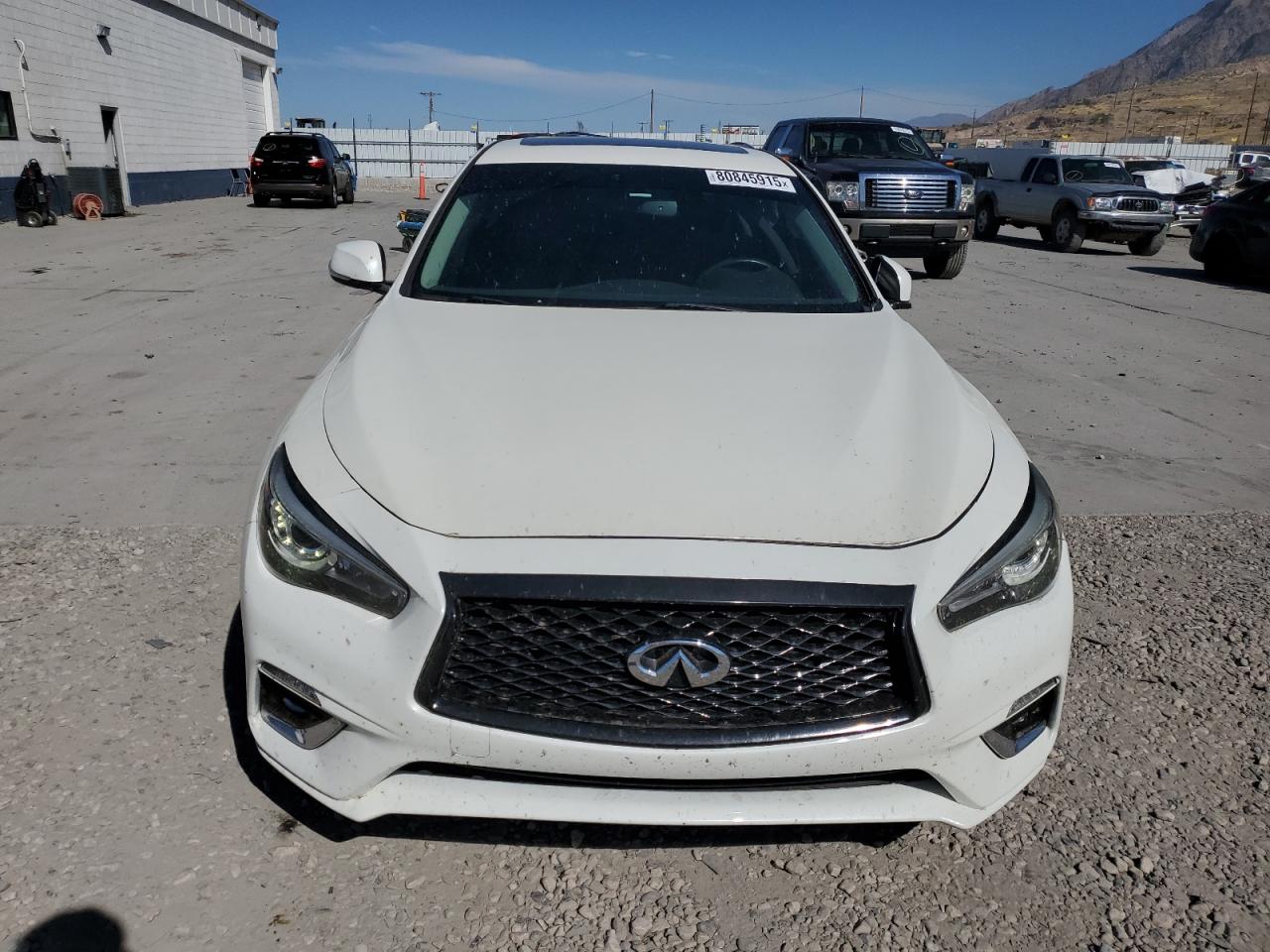 INFINITI Q50 LUXE