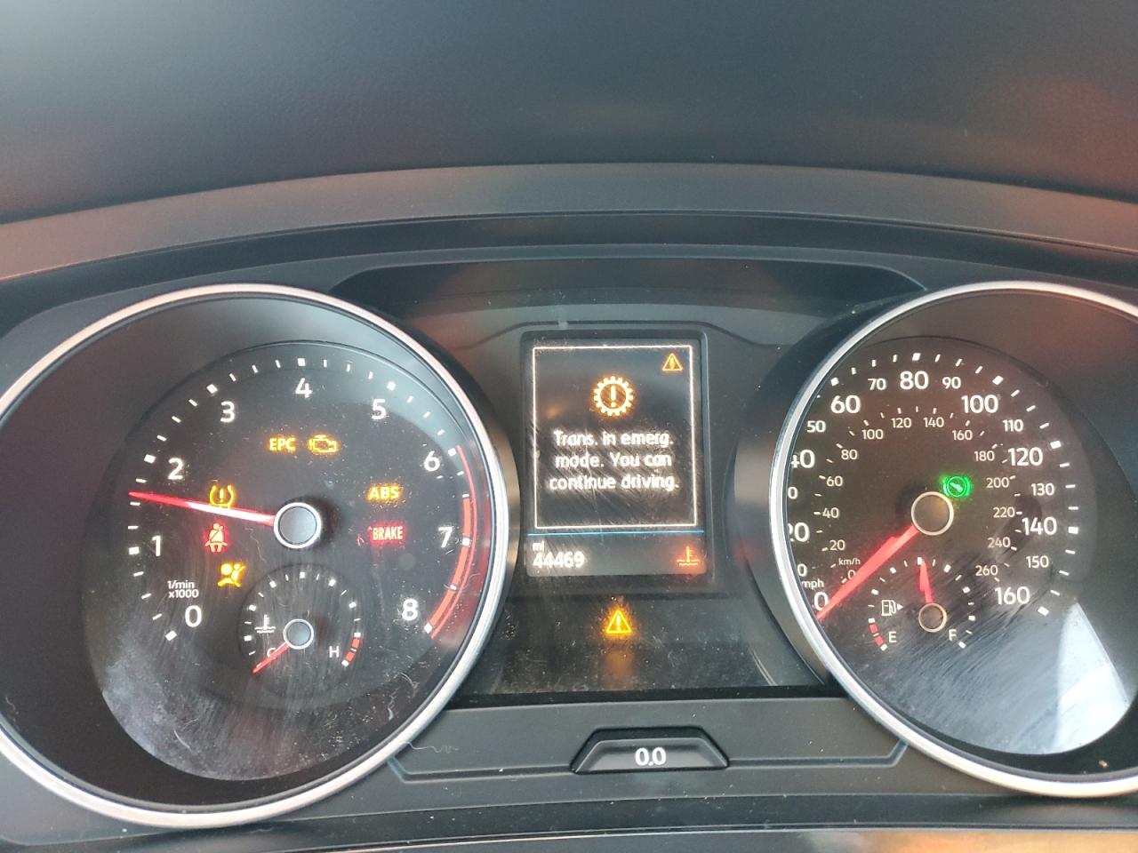 VOLKSWAGEN TIGUAN SE