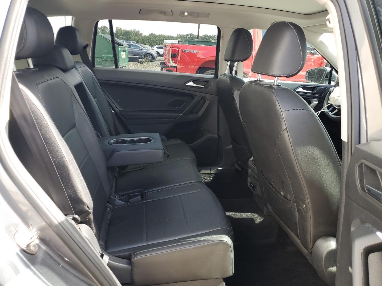 VOLKSWAGEN TIGUAN SE