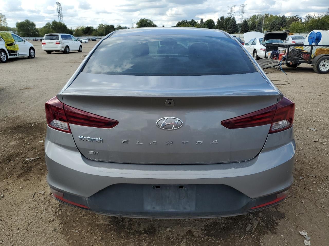 HYUNDAI ELANTRA SE