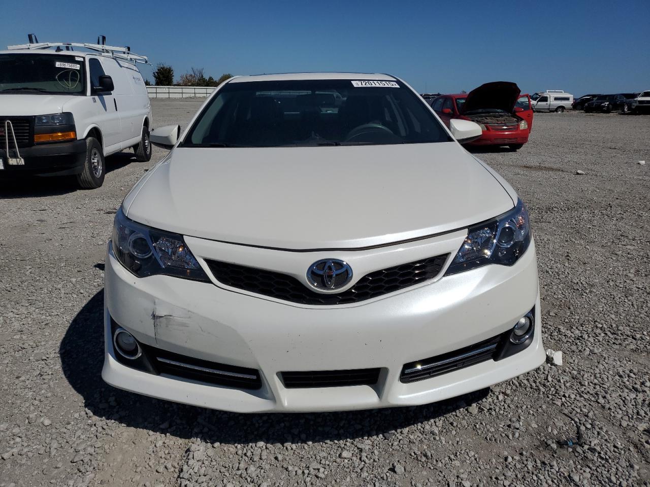 TOYOTA CAMRY SE