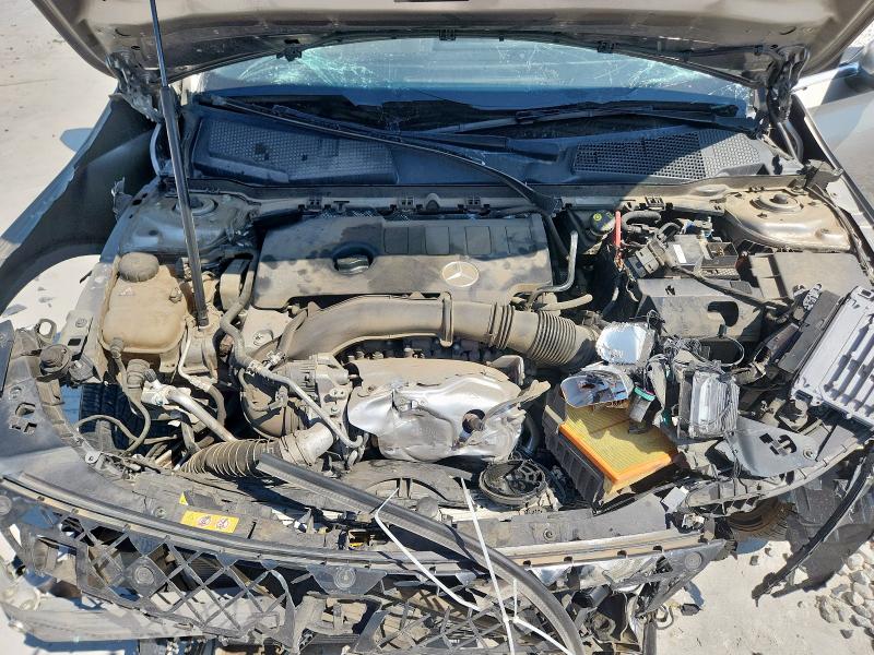 2019 MERCEDES-BENZ A 220 4MAT WDD3G4FB8KW001377