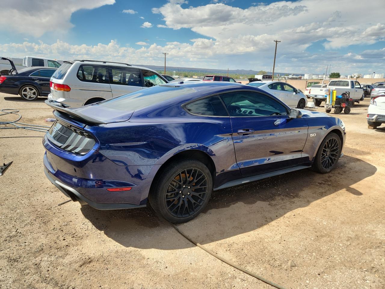 FORD MUSTANG GT